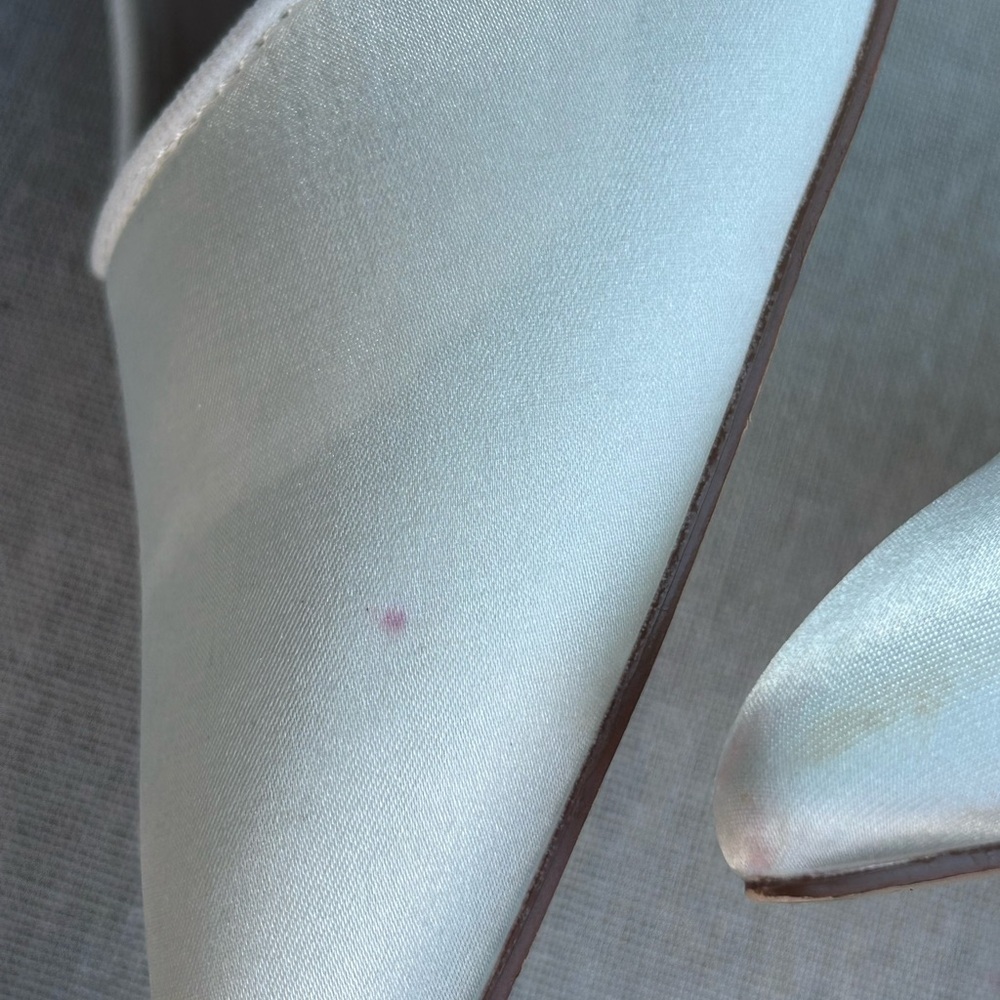 Elegant White Pointed-Toe Bow Flats - Picture 8 of 12